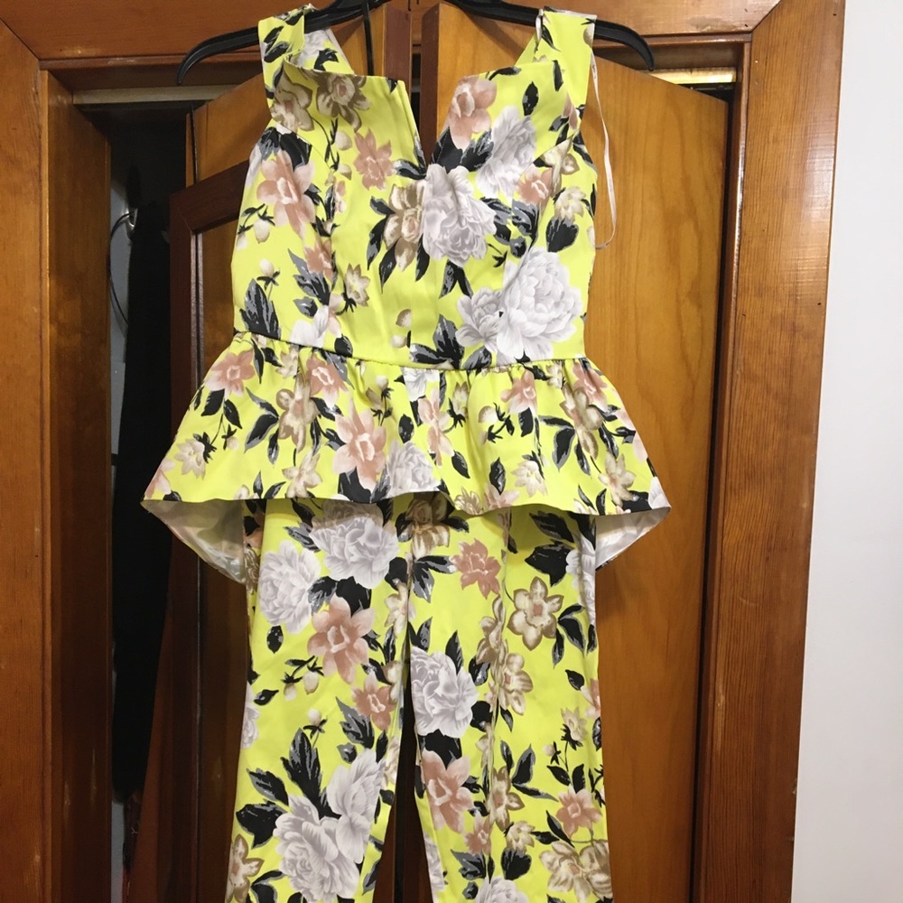 Crop pant suit